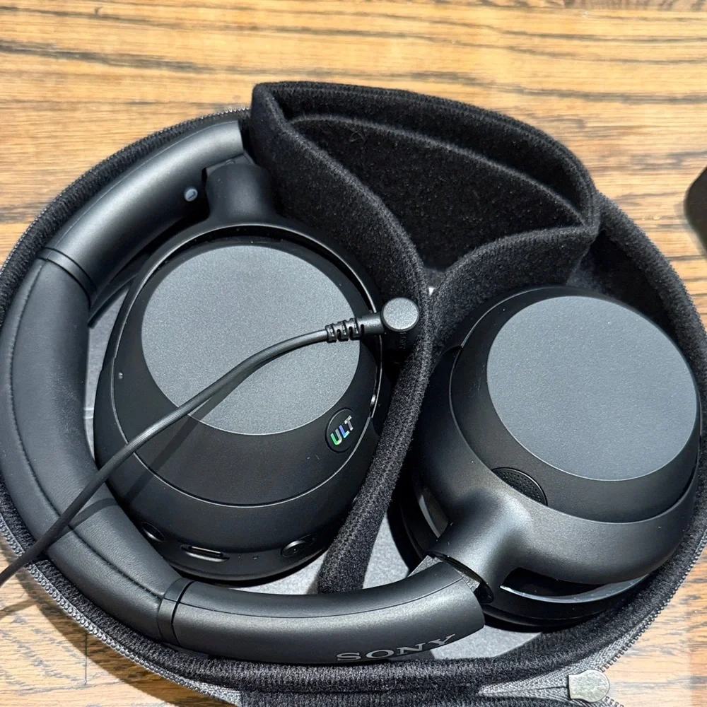 Sony ULT Power Sound noise cancelling Headphones with Carrying Case and Box